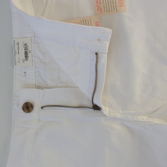 NWT St. John's Bay Mid-Rise Secretly Slender Pocket Shorts 14 White 5" Inseam - Picture 4 of 16